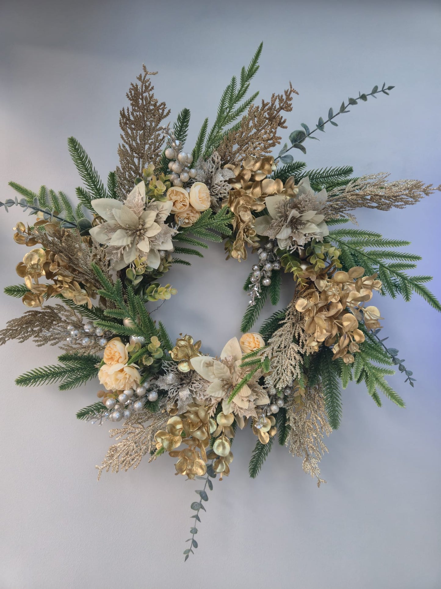 Large Christmas Wreaths 56cm - Choose Colours