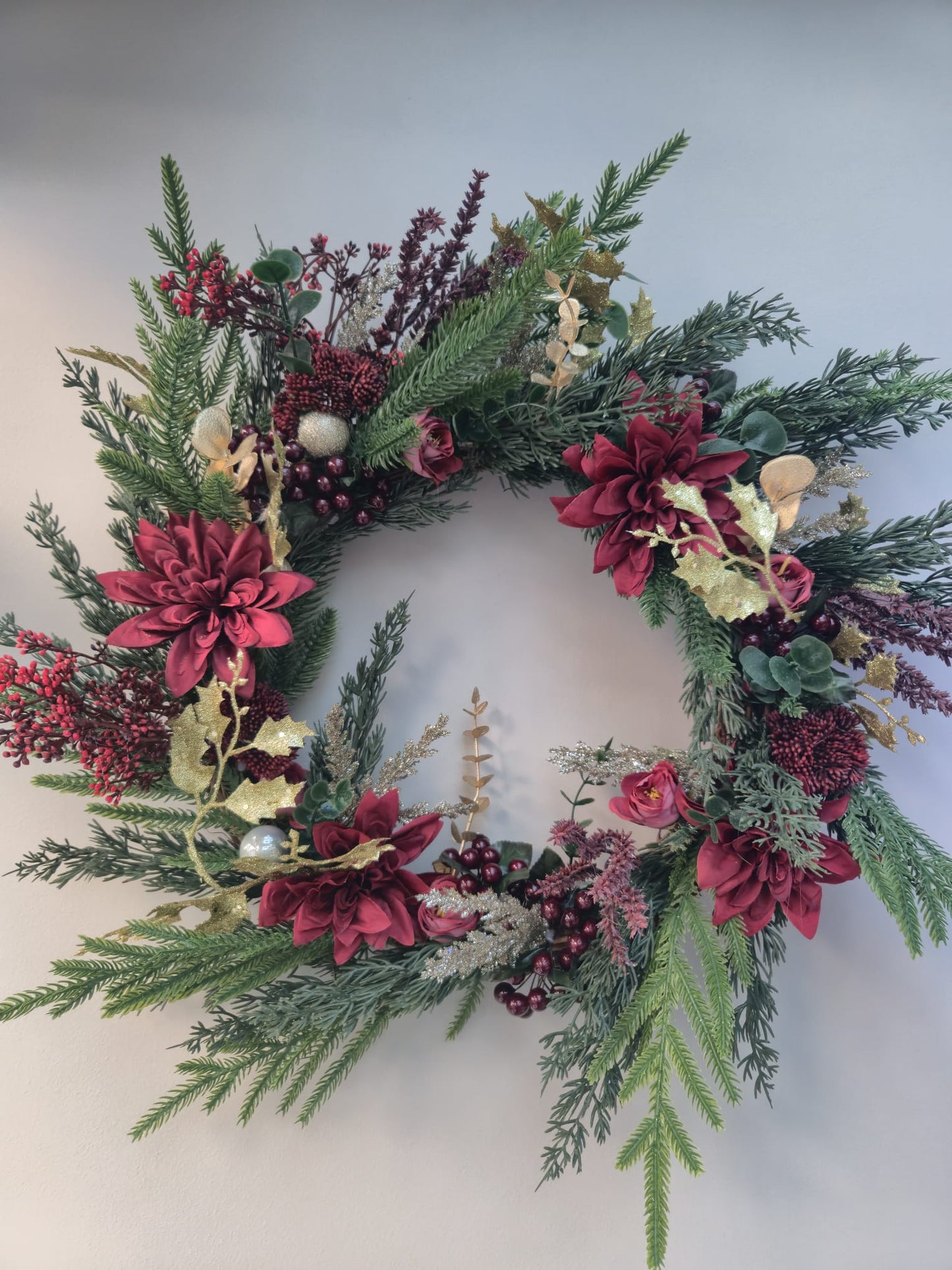 Large Christmas Wreaths 56cm - Choose Colours
