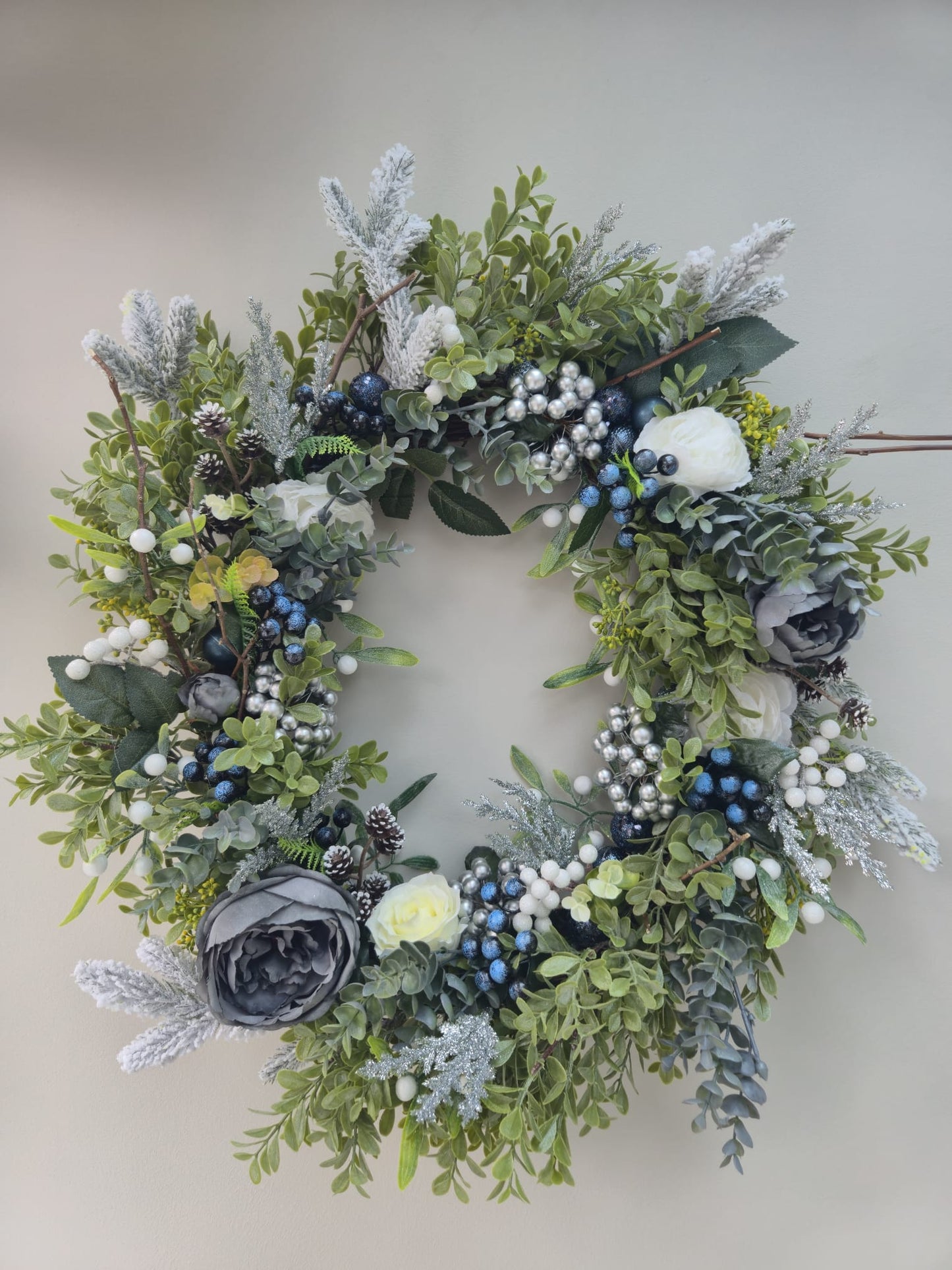 Large Christmas Wreaths 56cm - Choose Colours